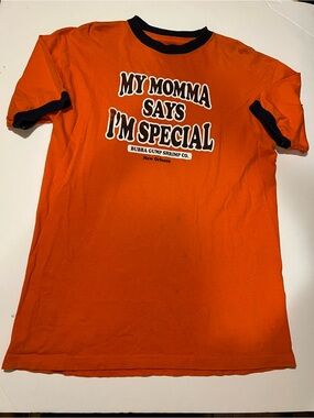 MEN’S BUBBA GUMP SHRIMP CO. T-SHIRT.